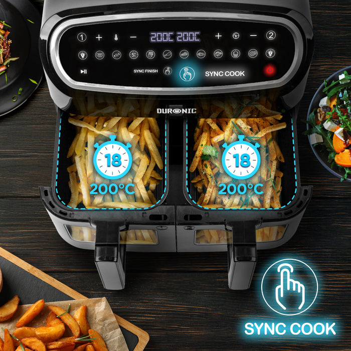 Duronic AF24 Freidora de Aire 2400 W, 2 Cestas de 5 L con Ventana, 50-200° | Mostrando la función "SYNC COOK" de la freidora de aire doble, que permite replicar los ajustes de cocción de una cesta en la otra, mostrando ambas cestas con patatas fritas configuradas a 200°C durante 18 minutos