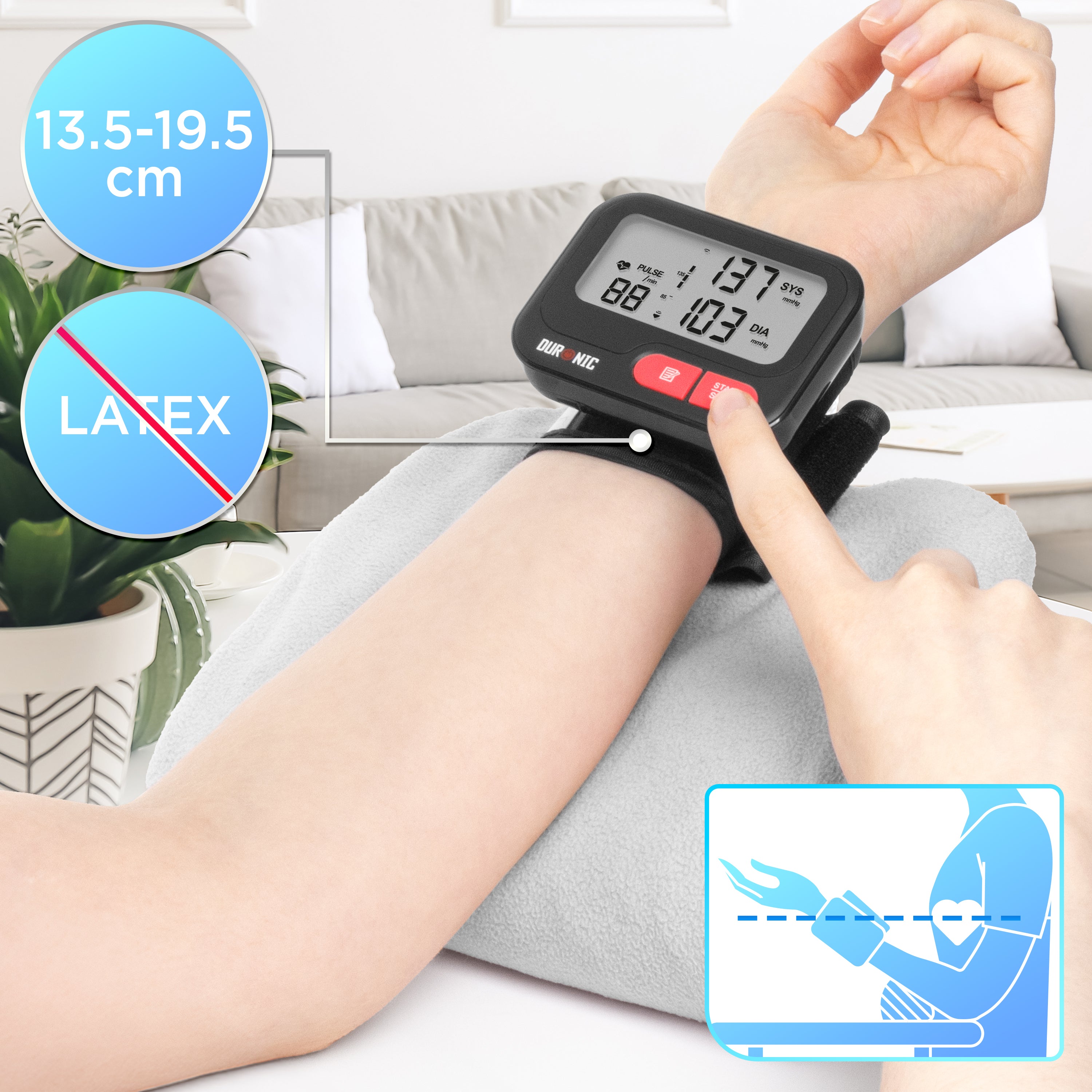 Duronic BPM65 BK Tensiómetro de muñeca digital Especificando el tamaño del brazalete (13.5-19.5 cm) y demostrando la postura correcta para la medición de la presión