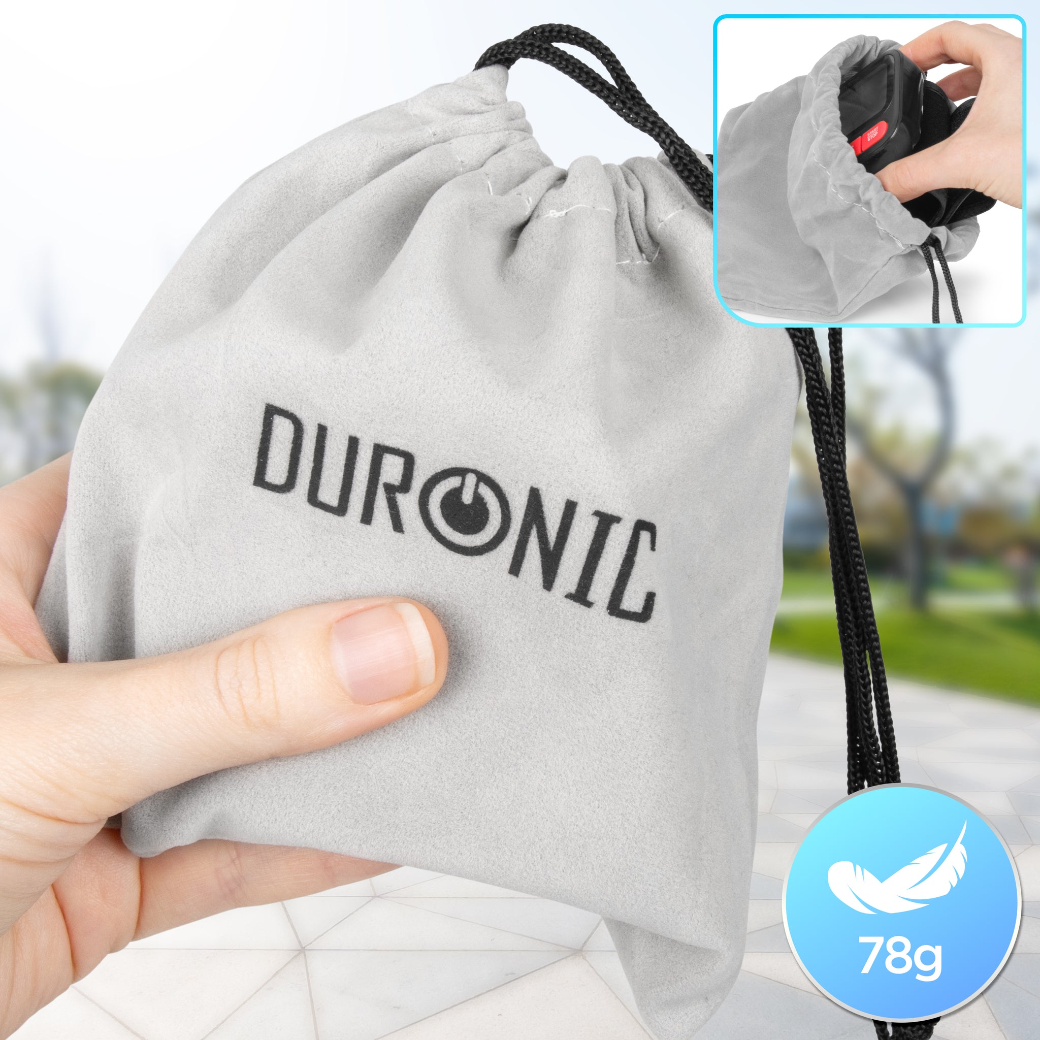 Duronic BPM65 BK Tensiómetro de muñeca digital Mostrando el dispositivo guardándose dentro de su bolsa de transporte ligera de terciopelo gris (78g)