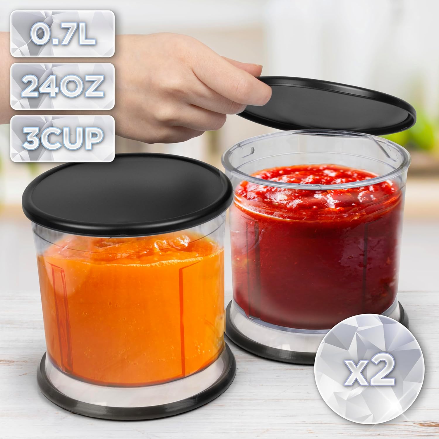 Duronic CH57 BK Mini Picadora Mostrando los dos recipientes de 0.7 L (24 oz o 3 tazas) llenos de preparaciones y cerrados con sus respectivas tapas herméticas