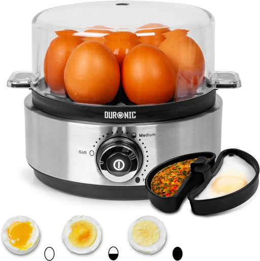 Duronic EB40 BK Hervidor de huevos Mostrando el hervidor eléctrico con una tapa transparente que cubre siete huevos en su bandeja y dos moldes para escalfar al lado