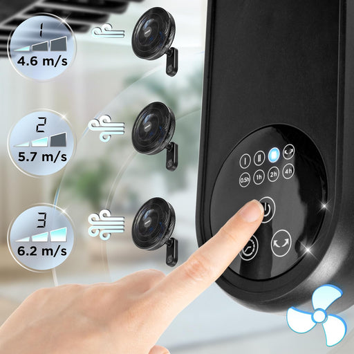 Duronic FN12 BK, ventilador de pared de 12 pulgadas, mostrando un dedo pulsando el botón de encendido en el panel de control táctil con temporizador (0,5h a 4h), y las 3 velocidades disponibles (4,6 m/s, 5,7 m/s y 6,2 m/s) representadas junto a ilustraciones del ventilador