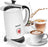 Duronic MF130 Espumador de leche - Prepara espuma Caliente o Fría, 550W, Base Inalámbrica 360°, Capacidad de 130 ml para espumar y 240 ml para calentar, Seguro y Fácil de Limpiar | Mostrando el espumador de leche eléctrico en color blanco con base negra, tapa transparente abierta, botón de encendido con indicador y tazas de café con leche espumada y arte latte a su alrededor