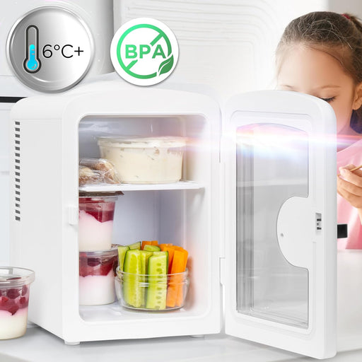 Duronic MFW4 WE Mini Enfriador Portátil Ilustrando el rendimiento de enfriamiento del mini refrigerador a aproximadamente 6 °C y una tabla de temperaturas relativas según el ambiente, libre de BPA