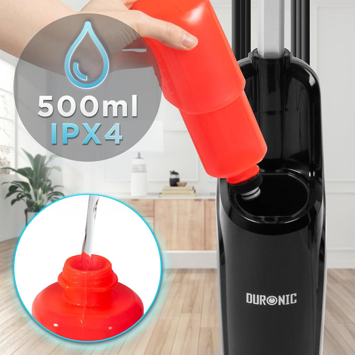 Duronic STM15 BK Mopa de Limpieza a Vapor Mostrando el llenado del depósito de agua extraíble de 500 ml con certificación IPX4